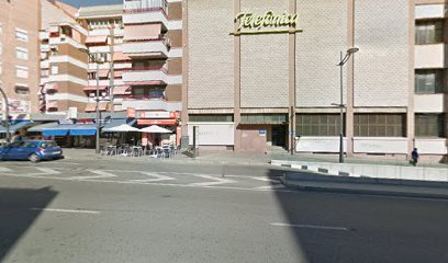 Foto de Pollos Asados El cruce | Empanadillas caseras · Pan · Pastelería | Comida para llevar en Benidorm | Pollos asados en Benidorm