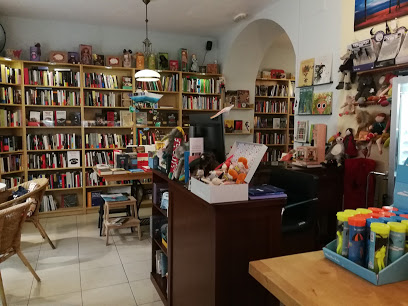 Foto de La Clandestina Librería