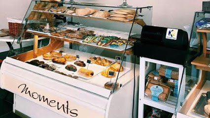 Foto de CAFETERÍA - PANADERÍA MOMENTS