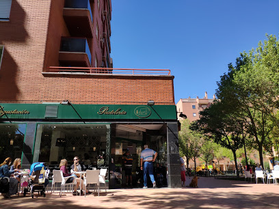 Foto de Pastelería Artesanal Manolo. Sector Literatos, Tres Cantos