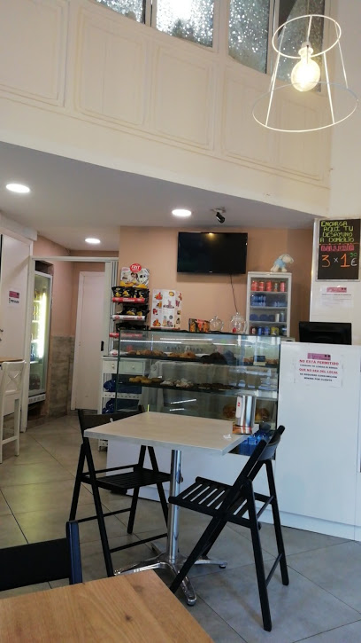 Cafetería Pastelería J´adore Croissant