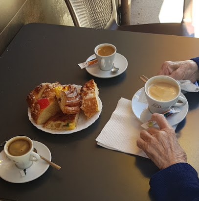 Dulces Y Delicias Café Pasteleria