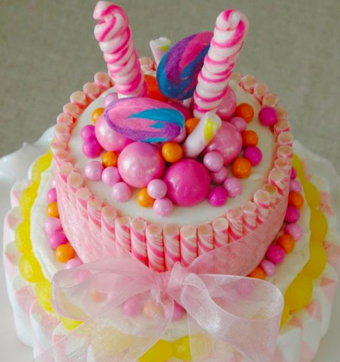 Las tartas de chuches son típicas en los cumpleaños infantiles