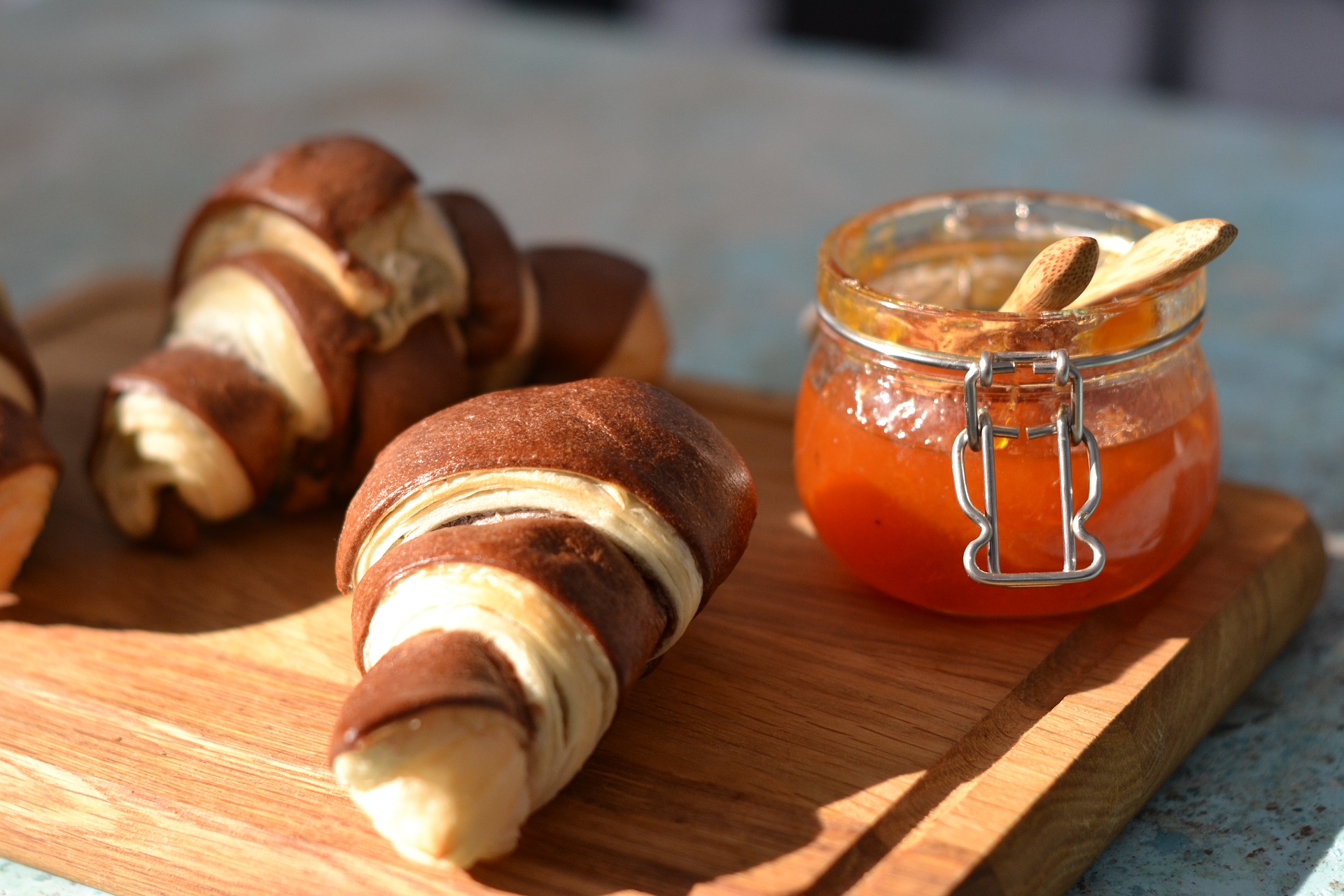 Los croissant de hojaldre son típicos de los desayunos pausados